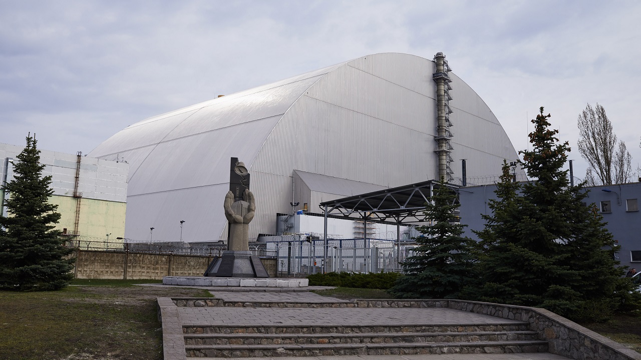 Ataque danifica estrutura de contenção da usina nuclear de Chernobyl