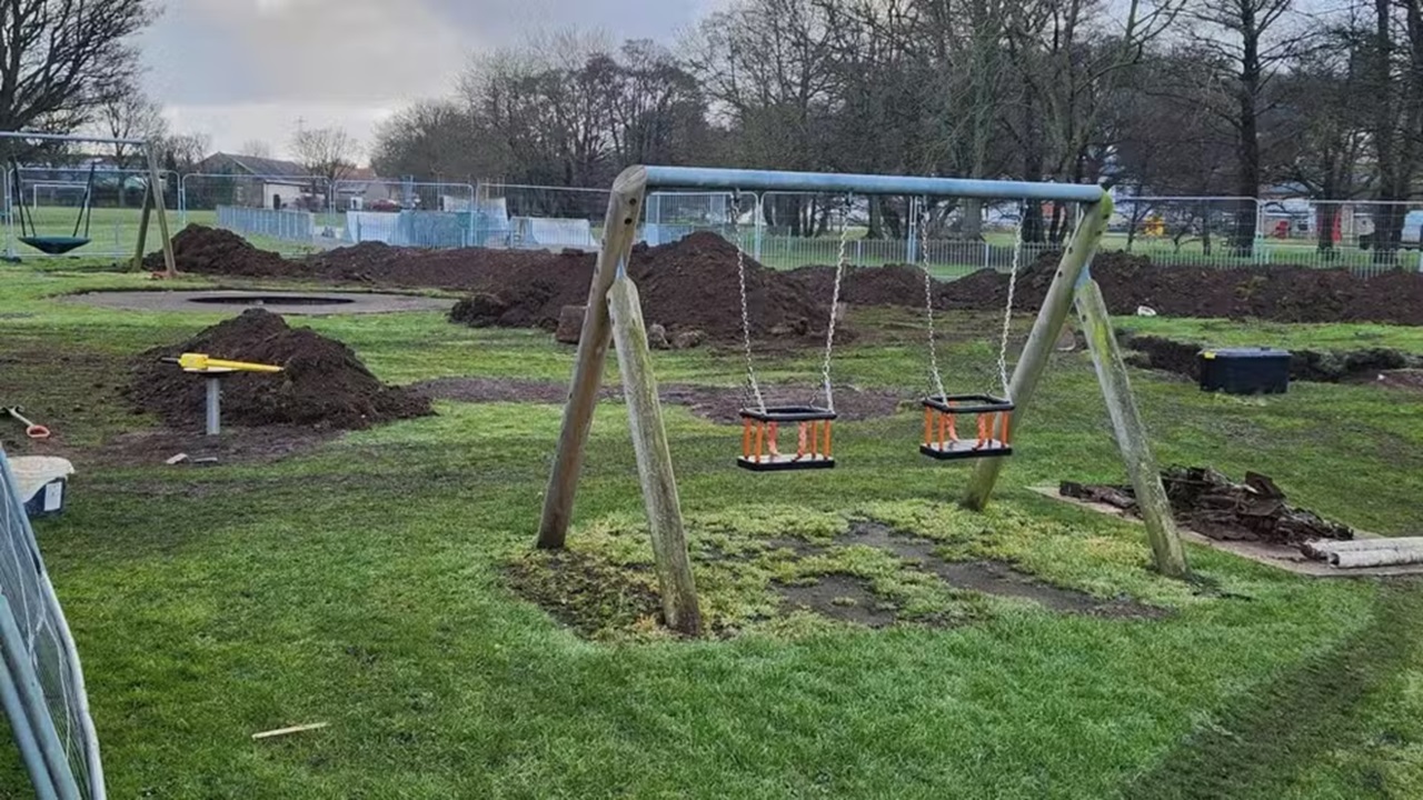 Mais de 175 bombas da 2ª Guerra são encontradas em parque infaltil na Inglaterra