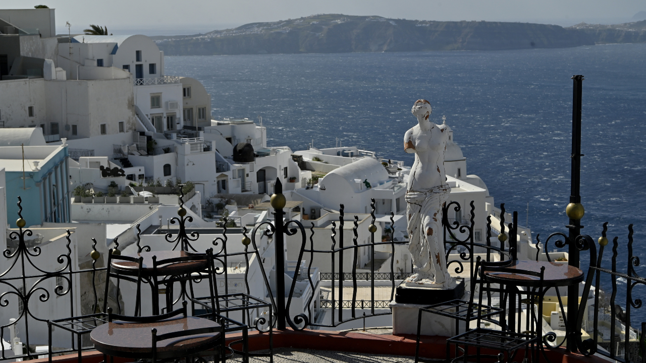 Novo terremoto leva à remoção de 11 mil pessoas da ilha grega de Santorini