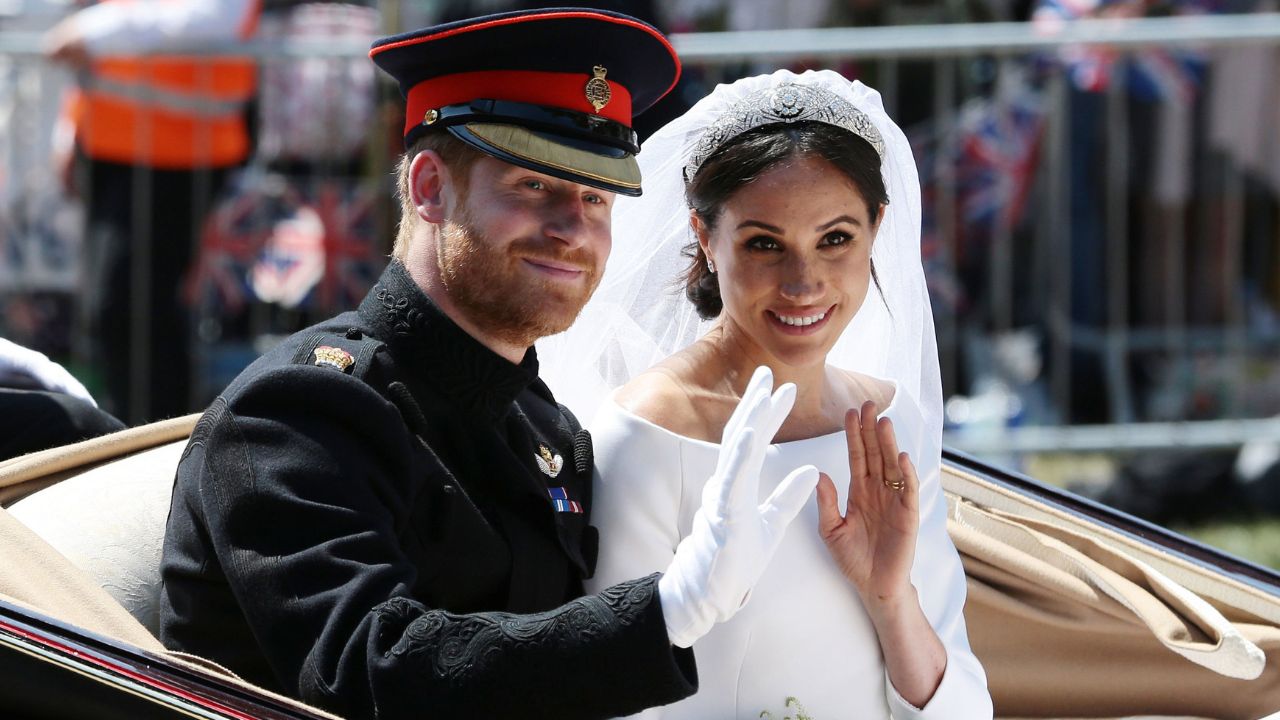 As reações da rainha Elizabeth e Philip ao pedido de casamento de Harry a Meghan