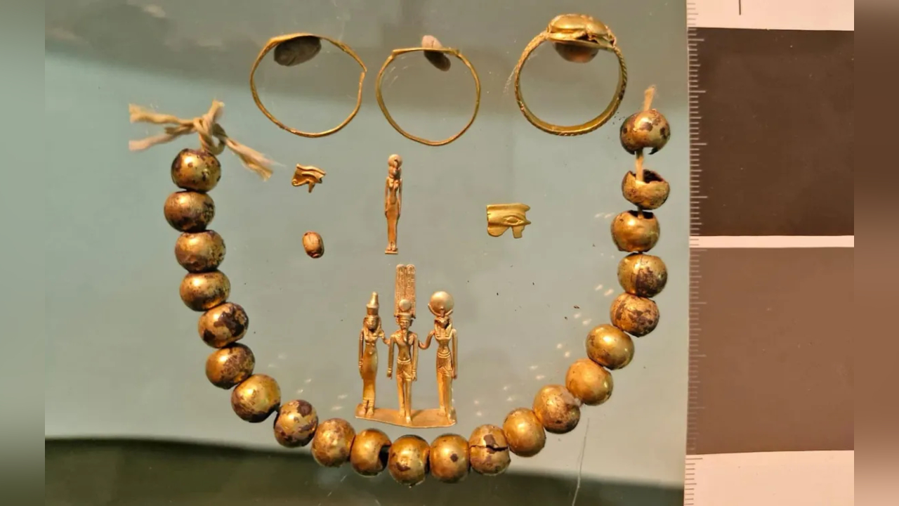 Impressionante acervo de joias de 2.600 anos é descoberto no Egito