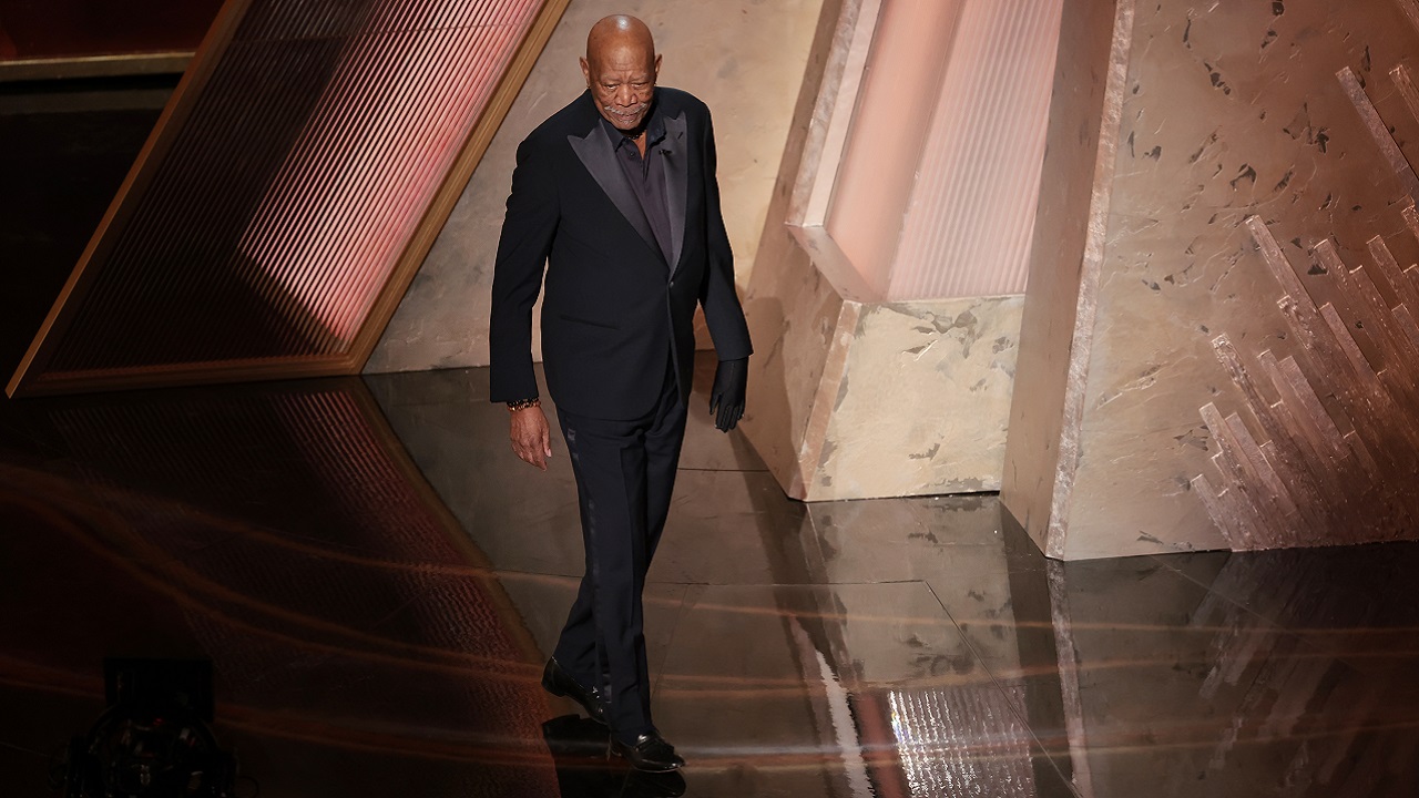 Oscar: Por que Morgan Freeman estava usando uma luva na mão esquerda?