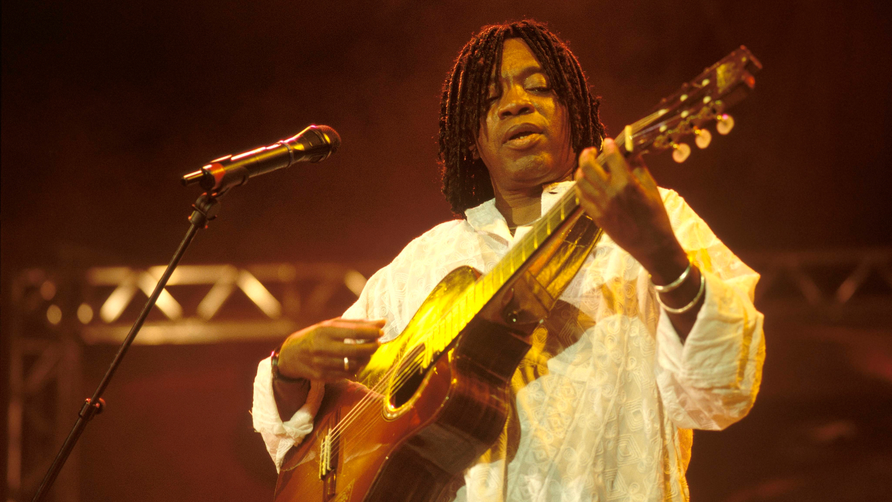 Documentário sobre Milton Nascimento ganha trailer e data de estreia; veja!