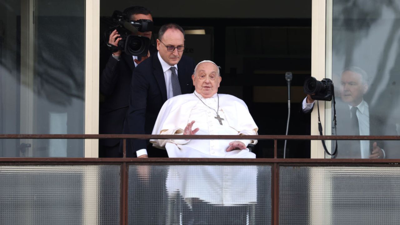 Papa Francisco: médico cogitou interromper tratamento para deixar pontífice morrer