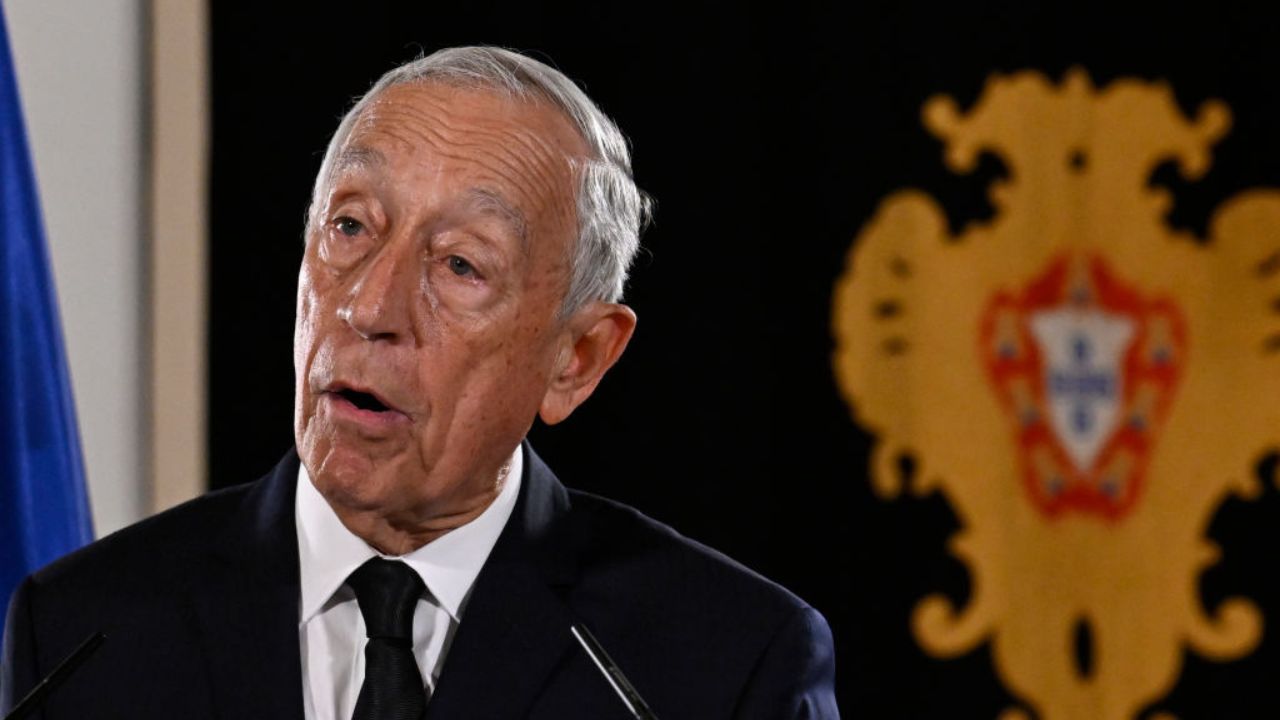 Em crise política, presidente de Portugal dissolve Parlamento e antecipa eleições
