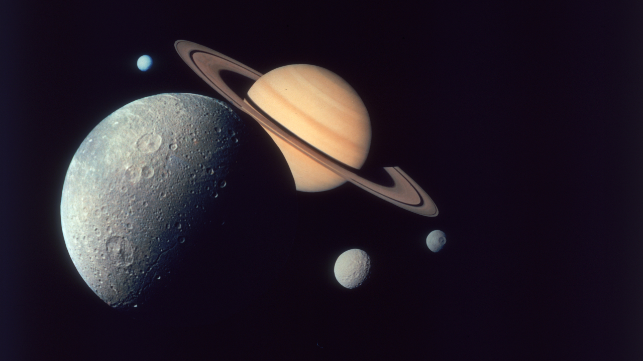 Cientistas registram raro ‘eclipse lunar’ em Saturno