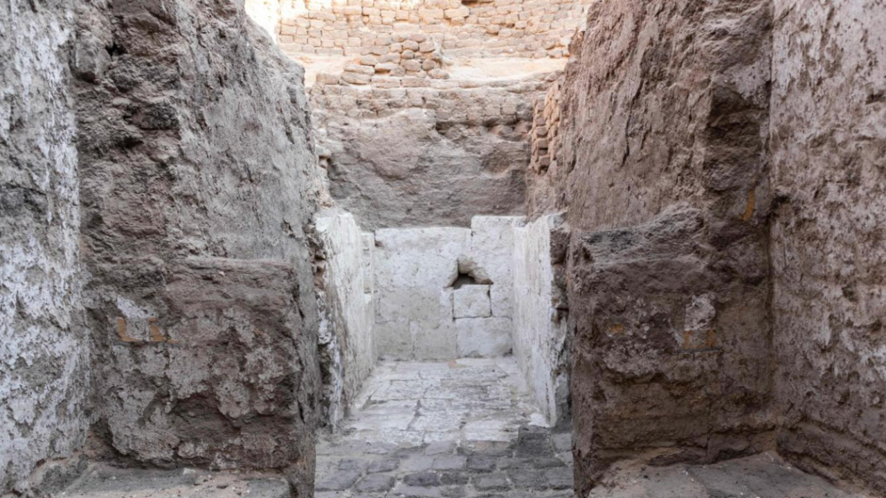 Tumba de faraó misterioso de 3.700 anos é encontrada no Egito