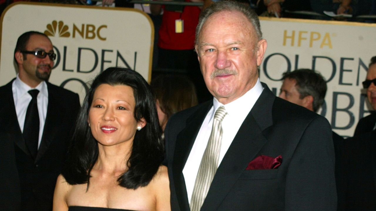 Mulher de Gene Hackman pesquisou sobre sintomas gripais dias antes das mortes