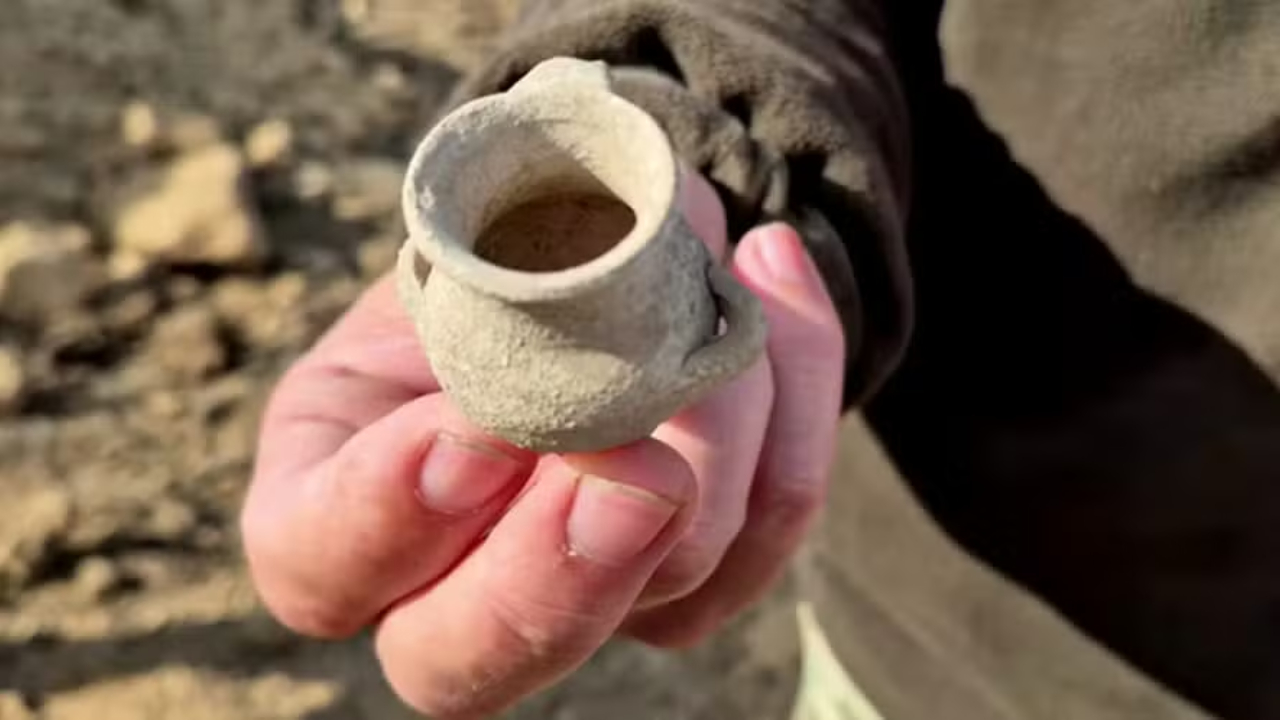 Sepulturas e artefatos gregos são encontrados por soldados na Ucrânia