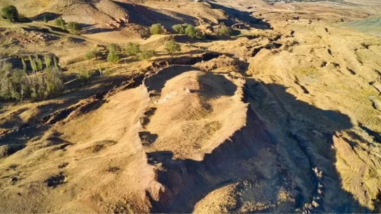 Supostos túneis da Arca de Noé são descobertos em sítio