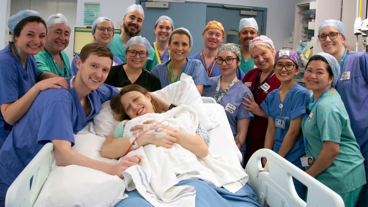 Britânica é a primeira receptora de transplante de útero a dar à luz no Reino Unido