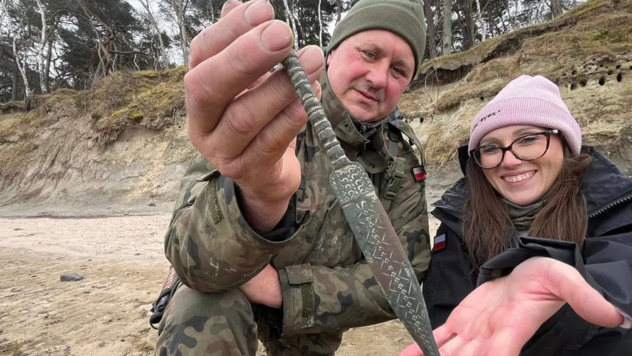 Adaga de 2.500 anos é encontrada na Polônia, revelando “segredos” do passado