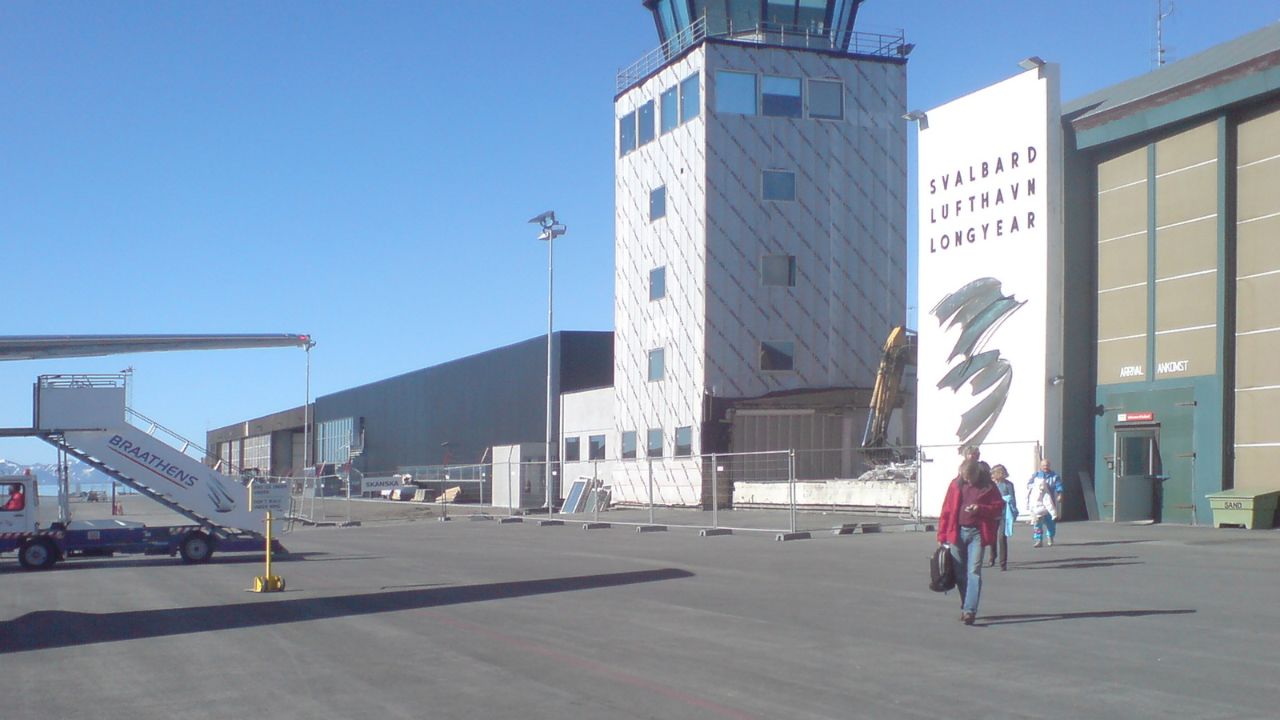 Aeroporto mais ao norte do mundo pode desaparecer por causa das mudanças climáticas