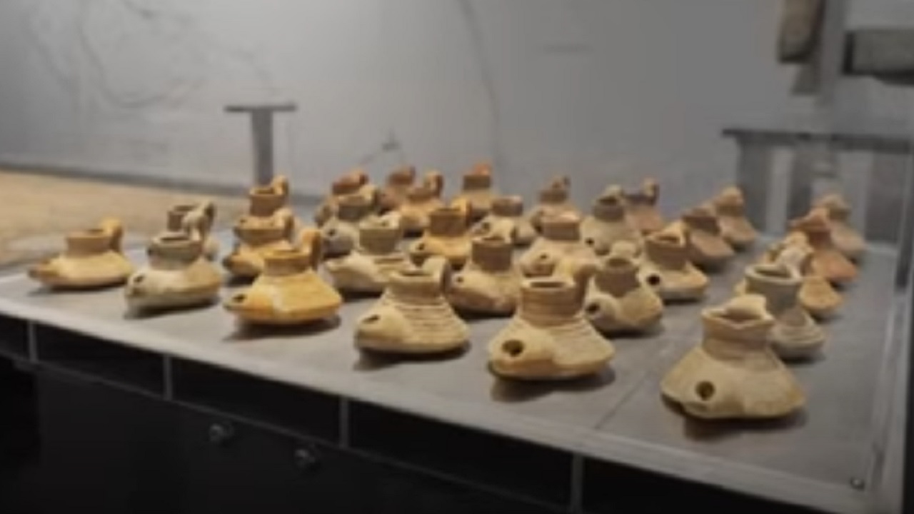 Tesouros de Gaza desafiam a destruição em exposição histórica em Paris