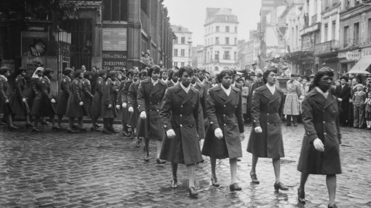Unidade negra de mulheres da Segunda Guerra recebe medalha de ouro