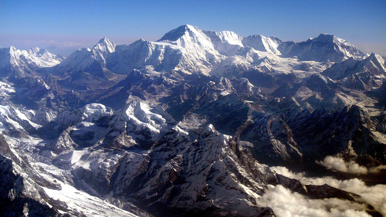 Nepal pode restringir permissões ao Monte Everest a alpinistas experientes