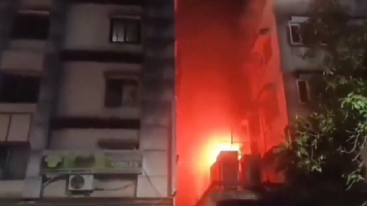 Incêndio em hotel deixa 14 mortos em Calcutá, na Índia