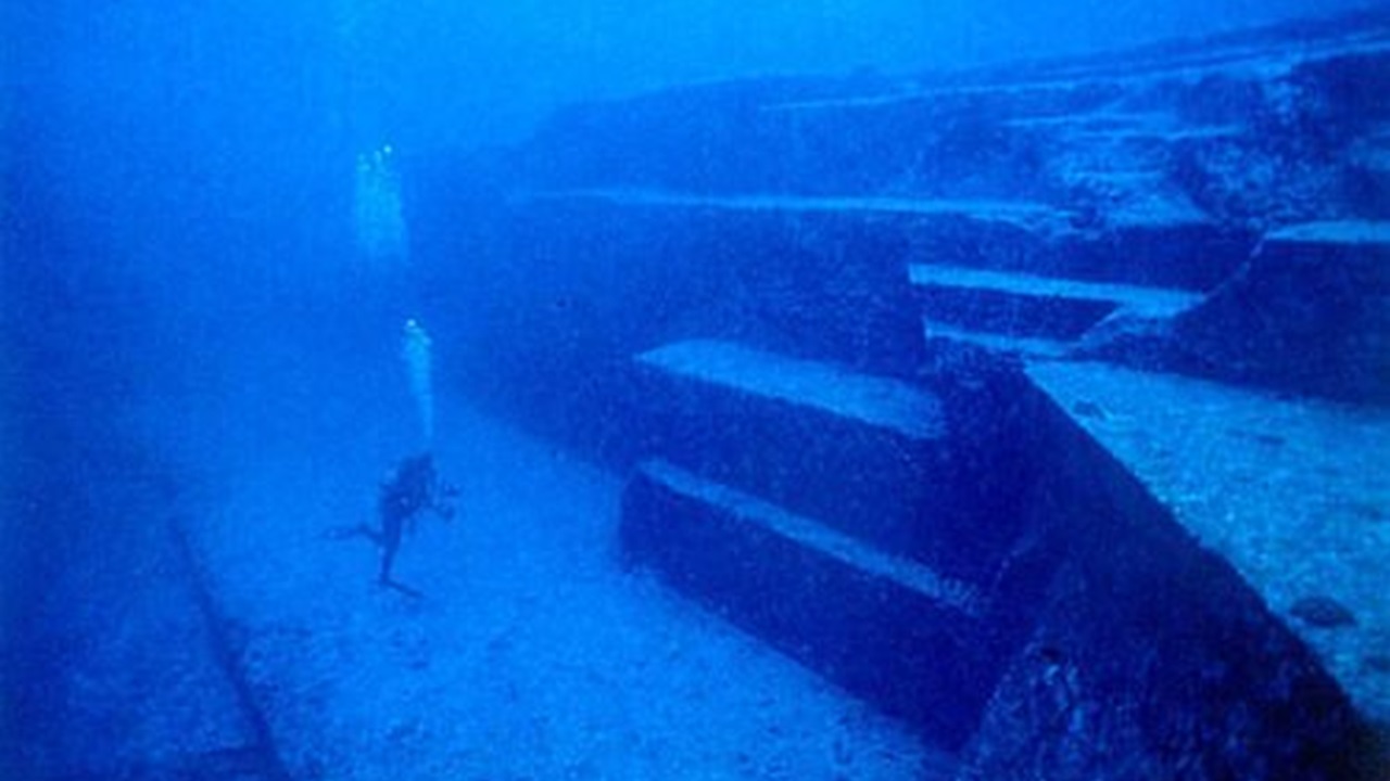 Pirâmide submersa intriga cientistas e pode reescrever a história da civilização