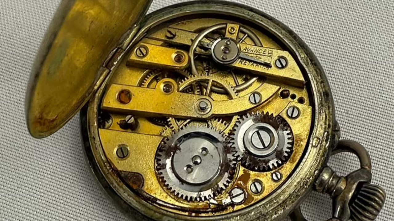 Relógio de vítima do Titanic vai a leilão 113 anos após naufrágio