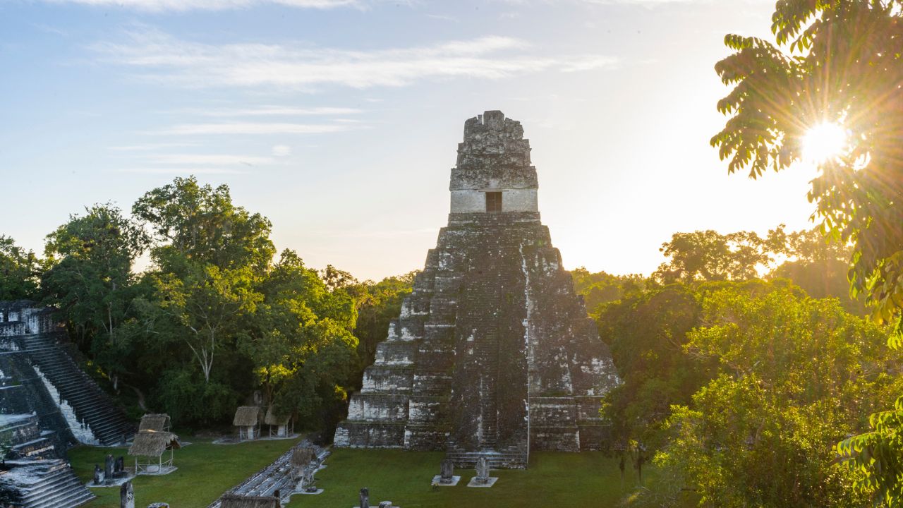 Altar de sacrifícios na Guatemala sugere conexão entre os maias e outras culturas