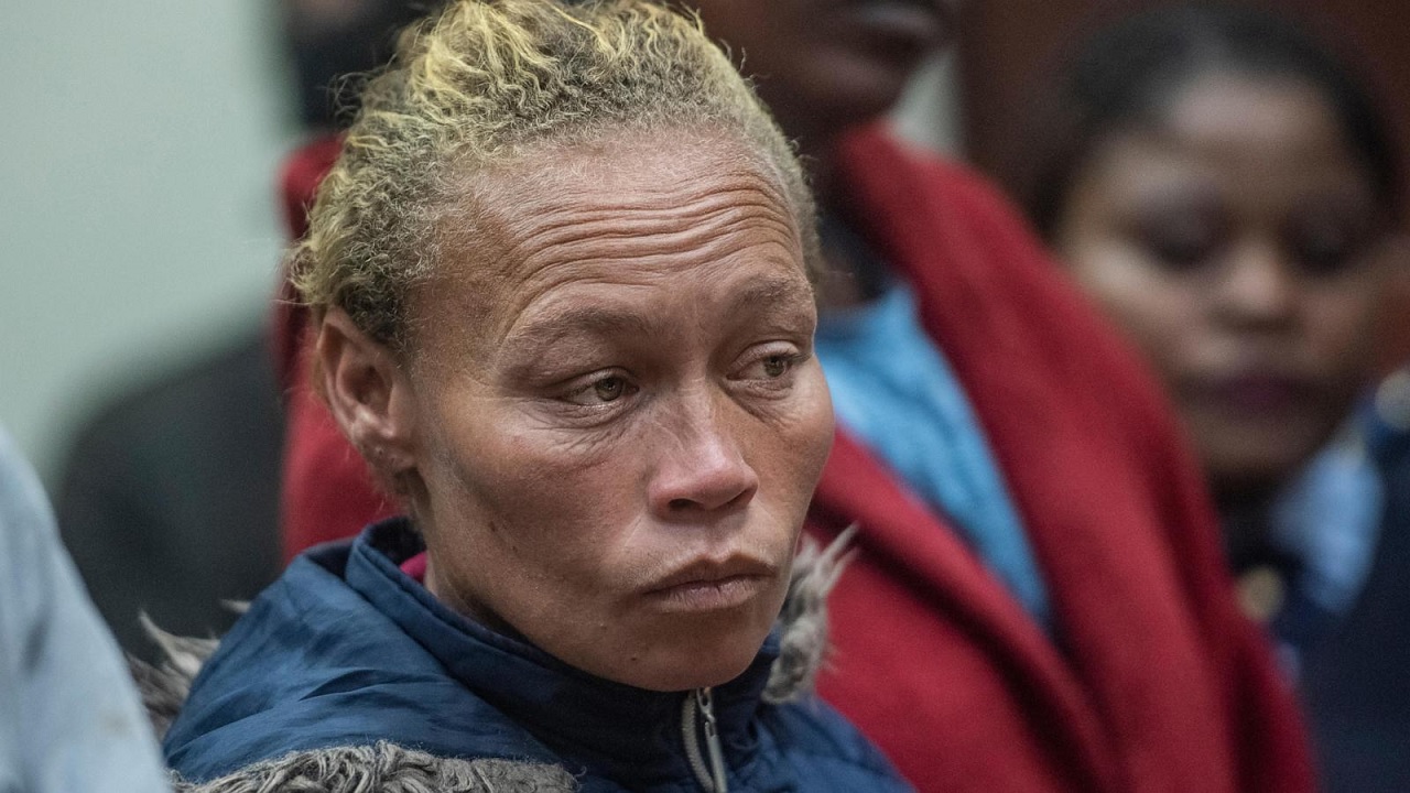 Mãe é condenada à prisão perpétua por vender filha de 6 anos a curandeiro