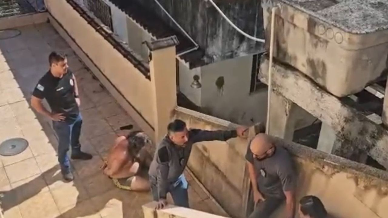Irmãos são presos após esconder corpo do pai em casa por meses no RJ