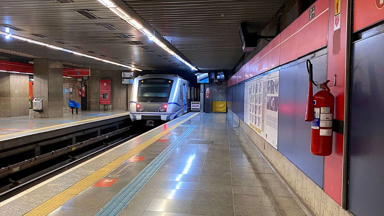 Morre homem que ateou fogo em si mesmo no metrô de SP