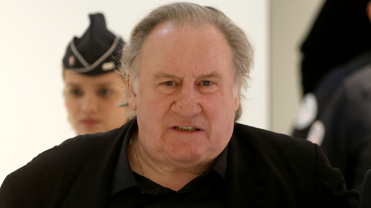 Gérard Depardieu é condenado na França por crimes de agressão sexual