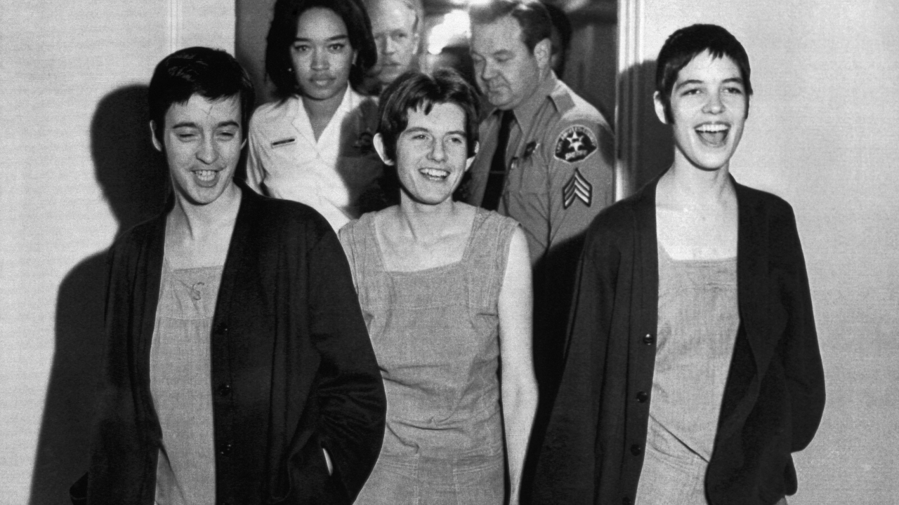 Patricia Krenwinkel, da Família Manson, pode receber liberdade condicional