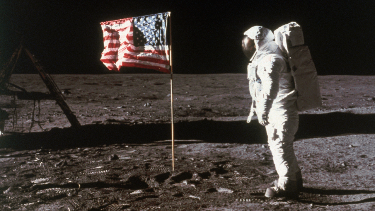 Aniversário da Apollo 11 reacende teorias da conspiração