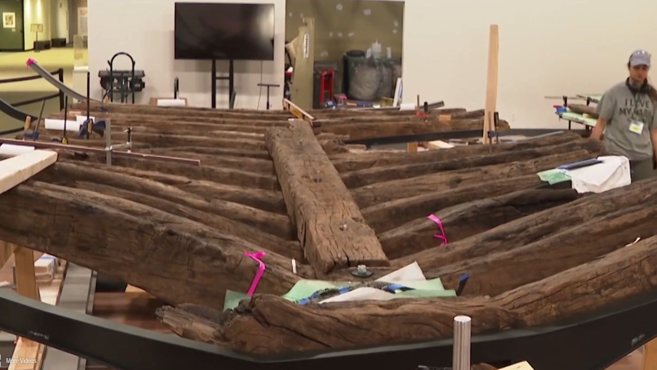 Barco da Guerra de Independência dos EUA enterrado há 200 anos é reconstruído