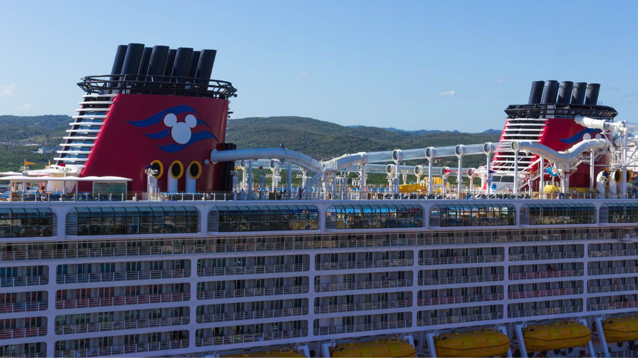 Em cruzeiro da Disney, criança de 4 anos é resgatada após cair no mar