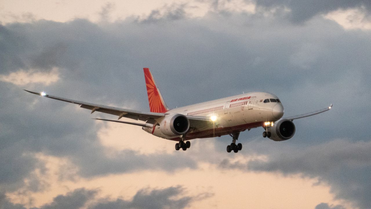 Após suspeita de falha técnica, aeronave da Air India retorna a Hong Kong