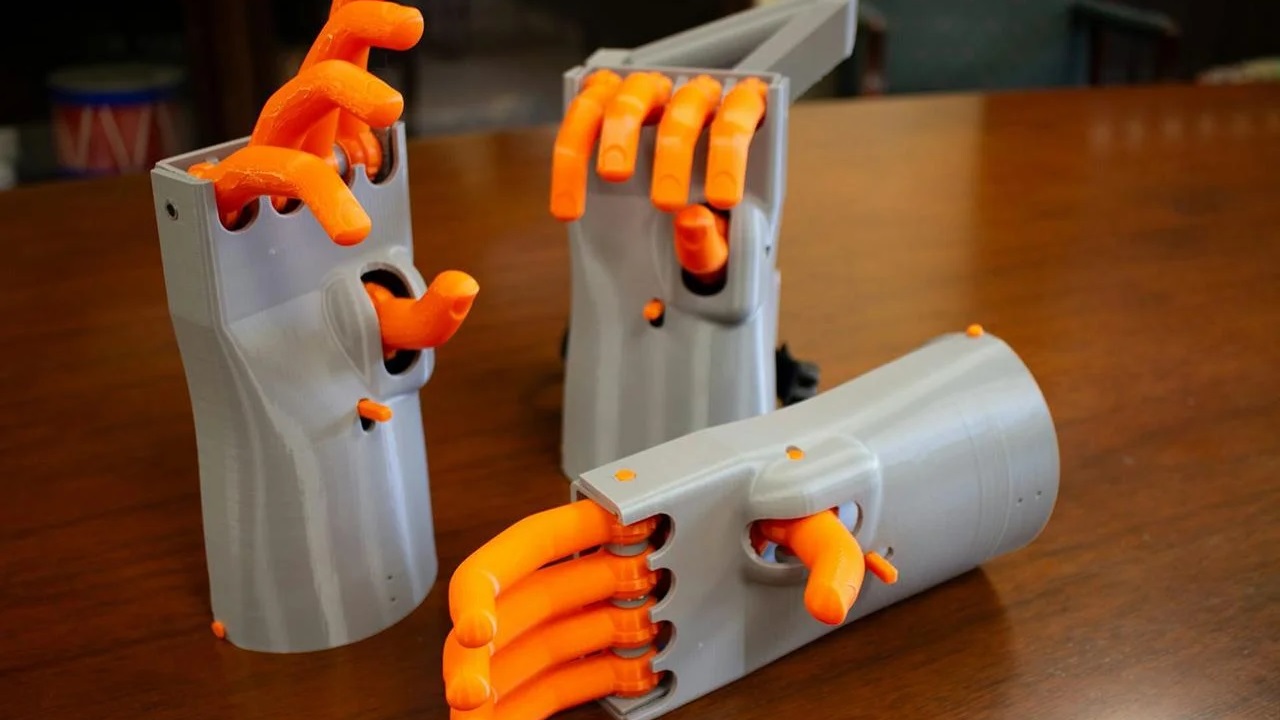Universidade de Auburn recria prótese de mão renascentista com impressão 3D