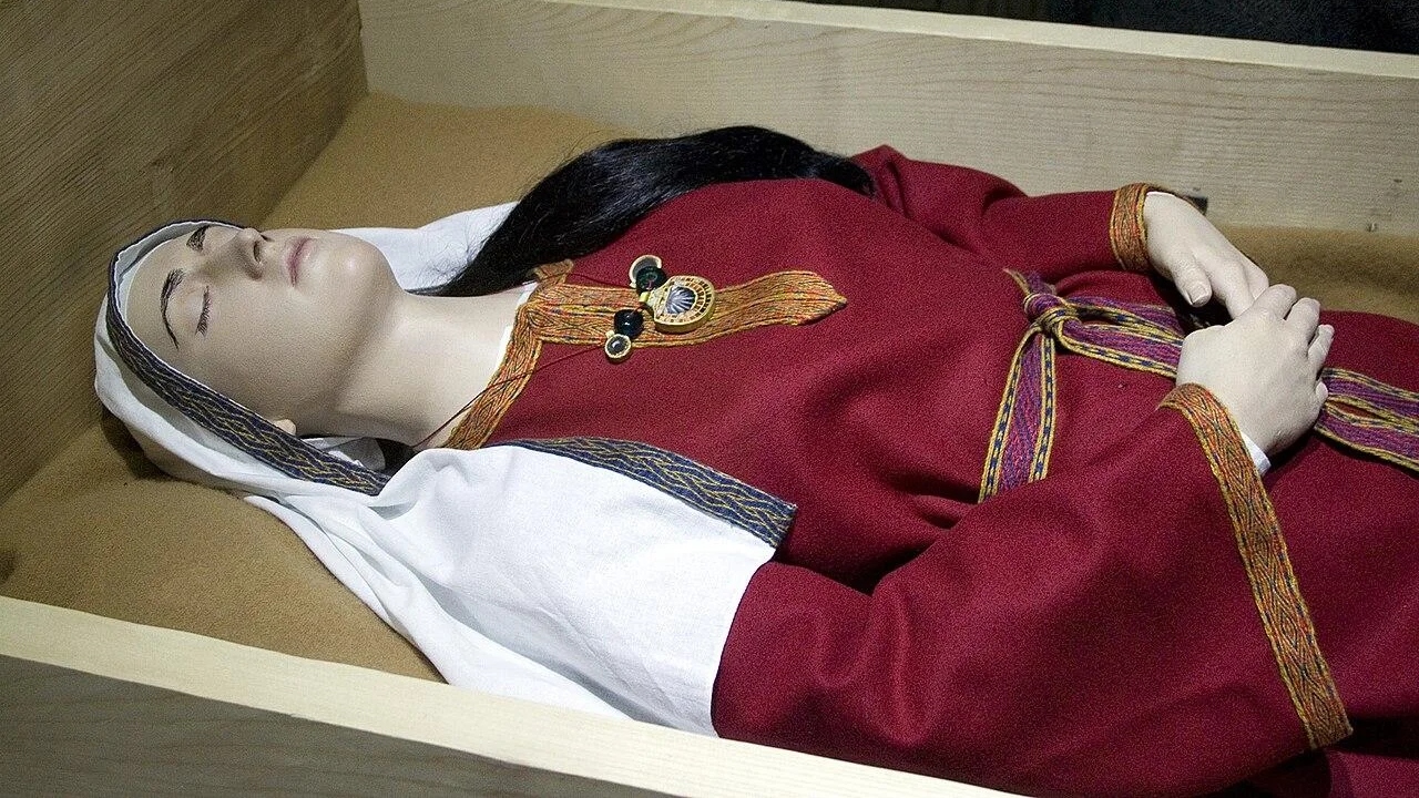 Novo estudo joga luz sobre ritual funerário medieval de sepultamento em camas