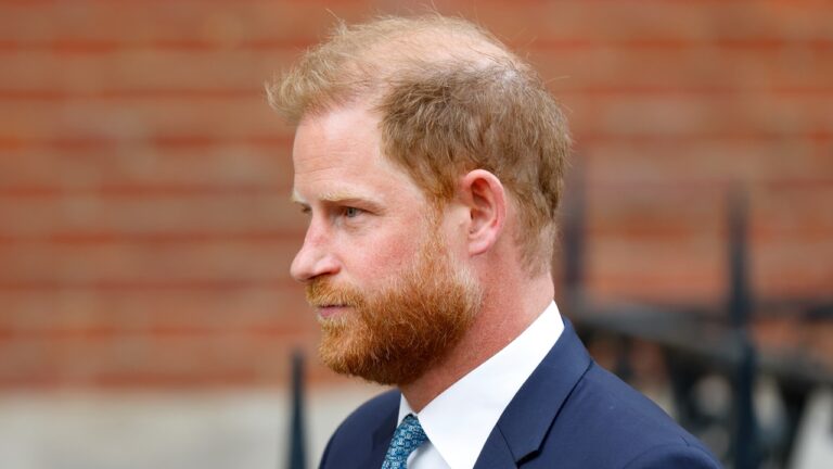 Príncipe Harry busca nova tentativa de reconciliação com a família real