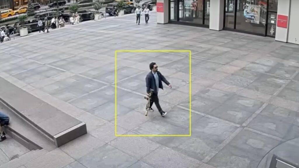 Homem invade prédio de luxo e mata quatro pessoas em Nova York