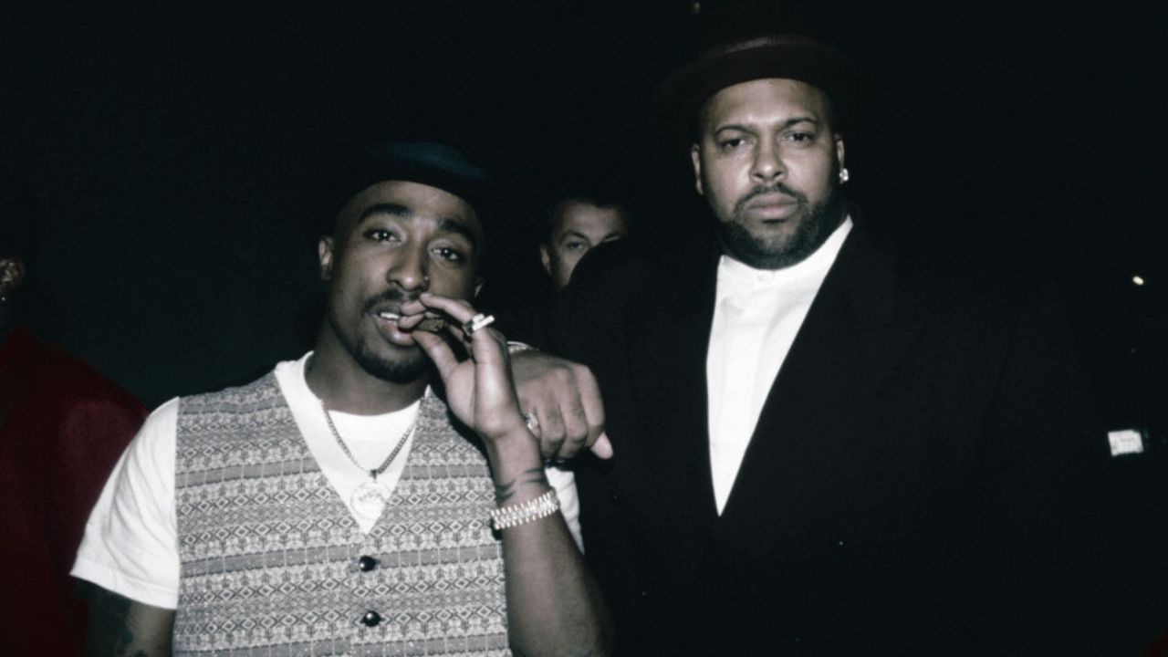 Ex-magnata do rap confirma lenda sobre cinzas de Tupac: ‘fui o único que não fumou’