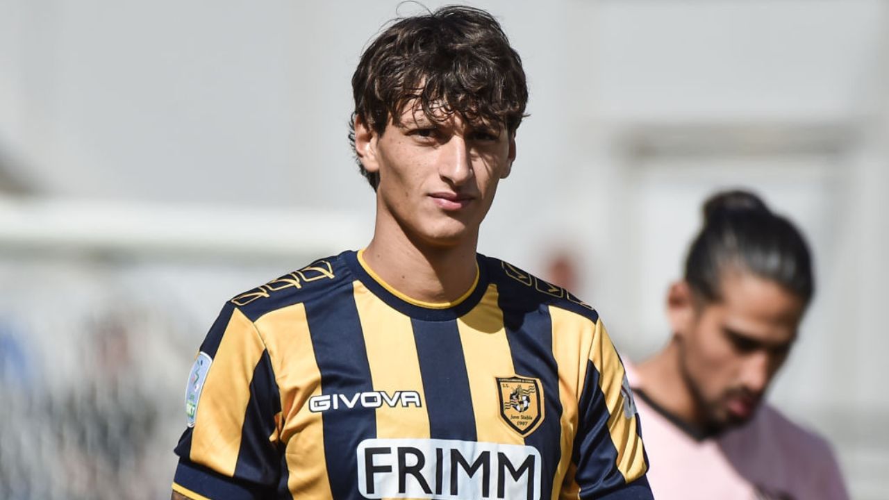 Na Serie A do futebol italiano, bisneto de Mussolini quer distância de polêmicas