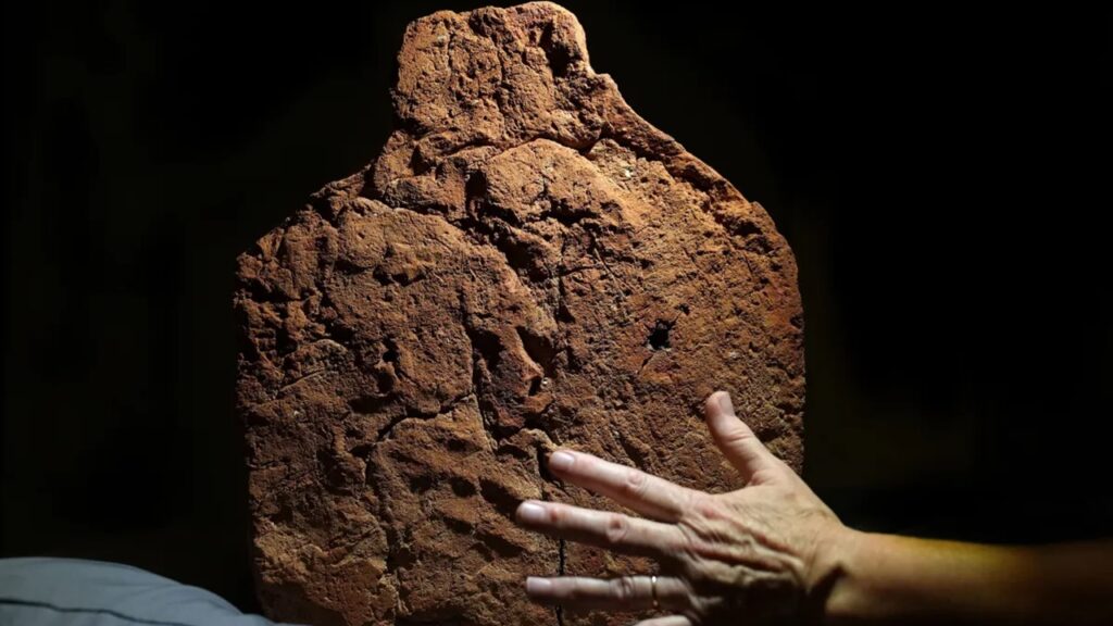 Descoberta impressão de mão de 4 mil anos do Antigo Egito