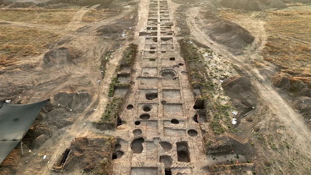 Oficina de 5.500 anos revela indústria avançada de lâminas no sul de Israel