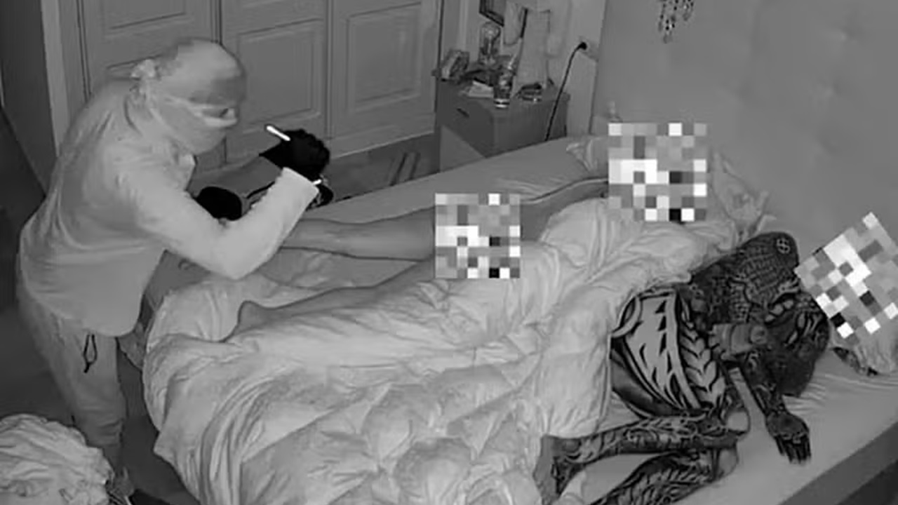 Ladrão entra 8 vezes em quarto de casal e observa mulher dormindo por meia hora