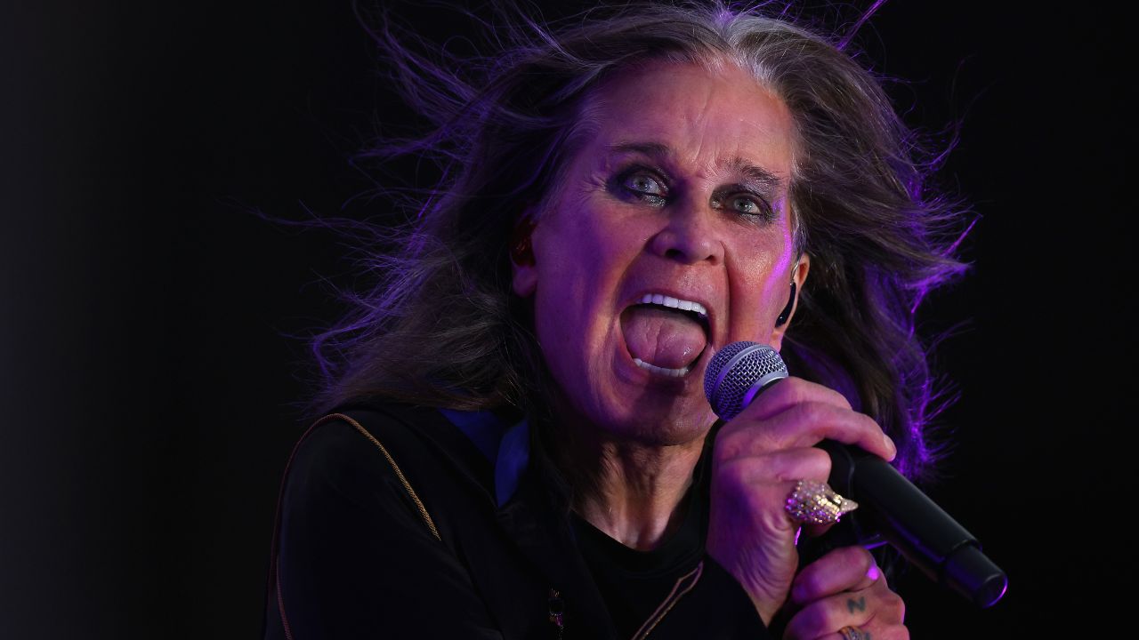 Morre Ozzy Osbourne, lendário frontman do Black Sabbath, aos 76 anos