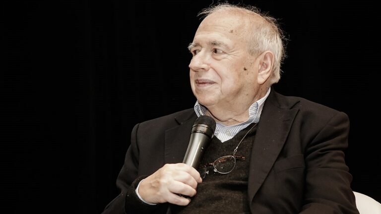 Luis Fernando Verissimo, ícone da literatura brasileira, falece aos 88 anos
