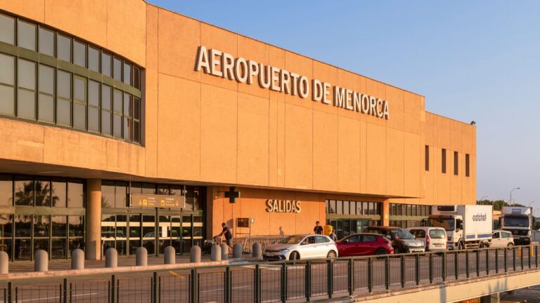 Esqueceram de Mim? Adolescente embarca em voo errado em aeroporto na Espanha
