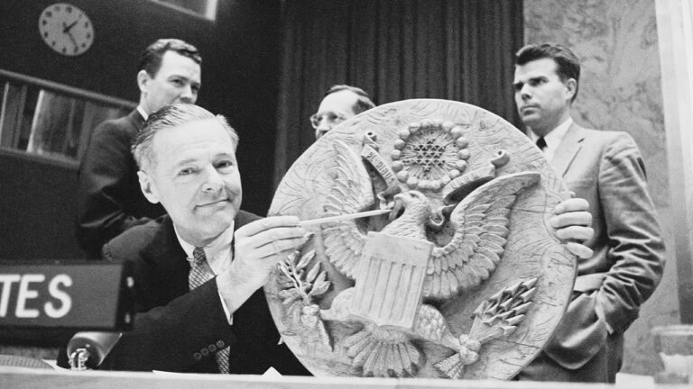 Cavalo de Troia soviético: A obra de arte da URSS usada para espionar os Estados Unidos
