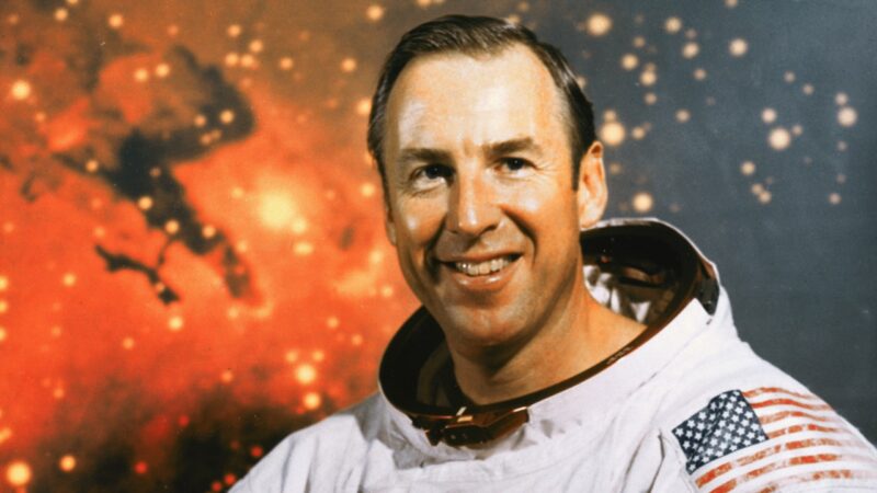 Morre Jim Lovell, comandante da missão Apollo 13, aos 97 anos
