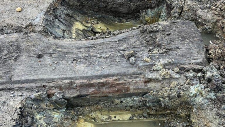 Descoberta rampa de lançamento do século 18 em estaleiro histórico no Reino Unido