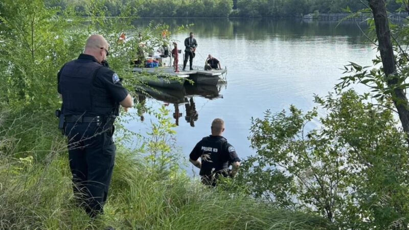 Ao encontrar carro em lago, pescador ajuda a solucionar mistério de 60 anos