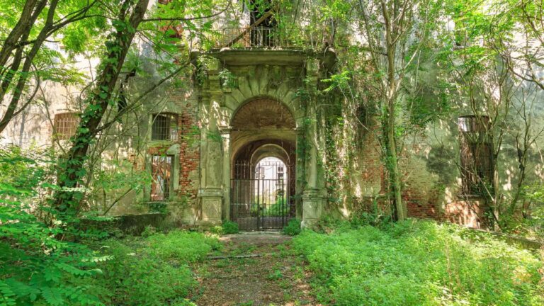 Castelo italiano com mil anos de história é posto à venda por US 4,46 milhões